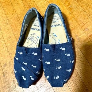 Oceana Special TOMS Embroidered Whale print